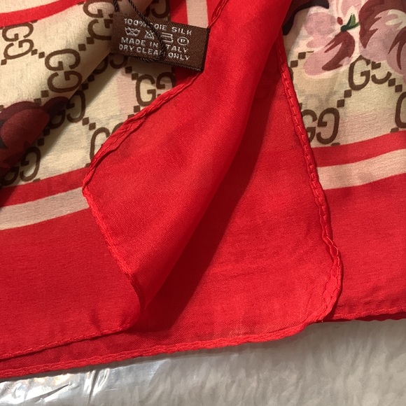 Nwt Gucci PRINT Pashmina 100% SILK - Picture 4 of 7